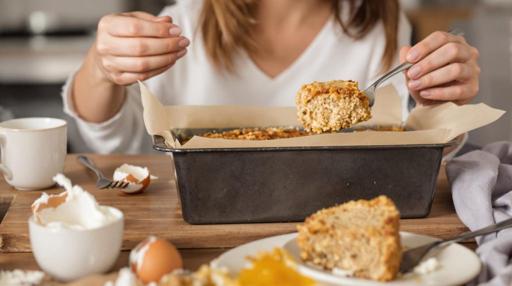 Ce cake ultra simple au petit-déjeuner éclipse le gâteau au yaourt (et il est validé par une diététicienne)